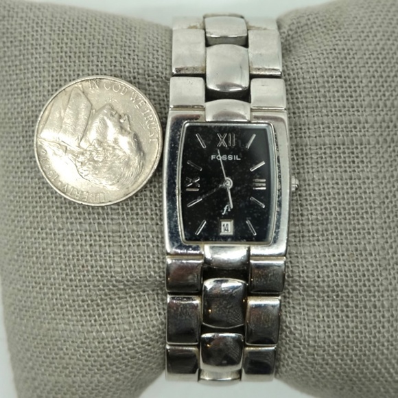 FOSSIL~9517~LADIES' BLACK SQUARE DIAL STAINLESS STEEL WATCH - Picture 1 of 4